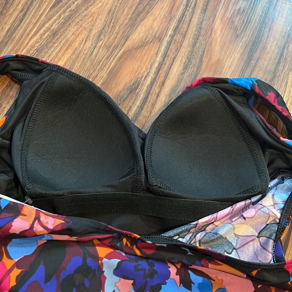 NWOT Miraclesuit Solstice Garmine One Piece - Picture 14 of 16